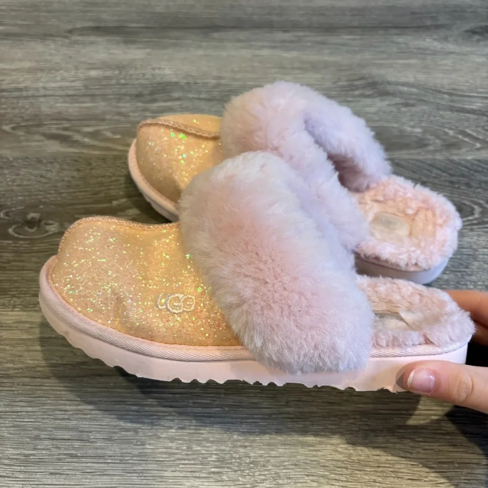 UGG Girls Cozy II Glitter Slippers Size 5 Lavender Purple Pink Fluffy Sparkly